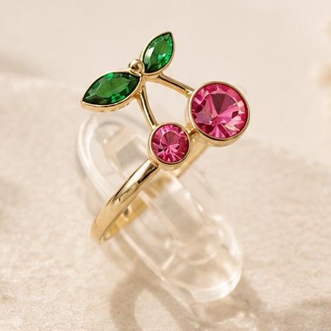 Anillo de cereza con circonias en oro de 14k