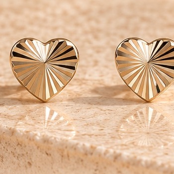 Broqueles de corazón facetado en oro de 14k